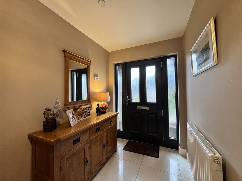 Property photo 2 of 24 Hallway