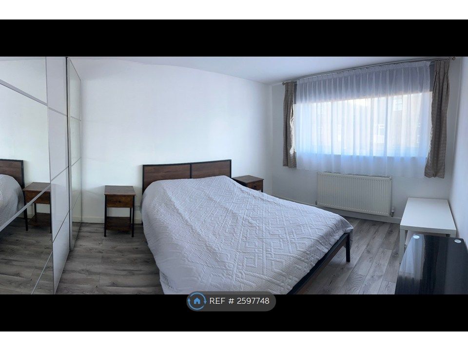 Property photo 1 of 10 Bedroom 1