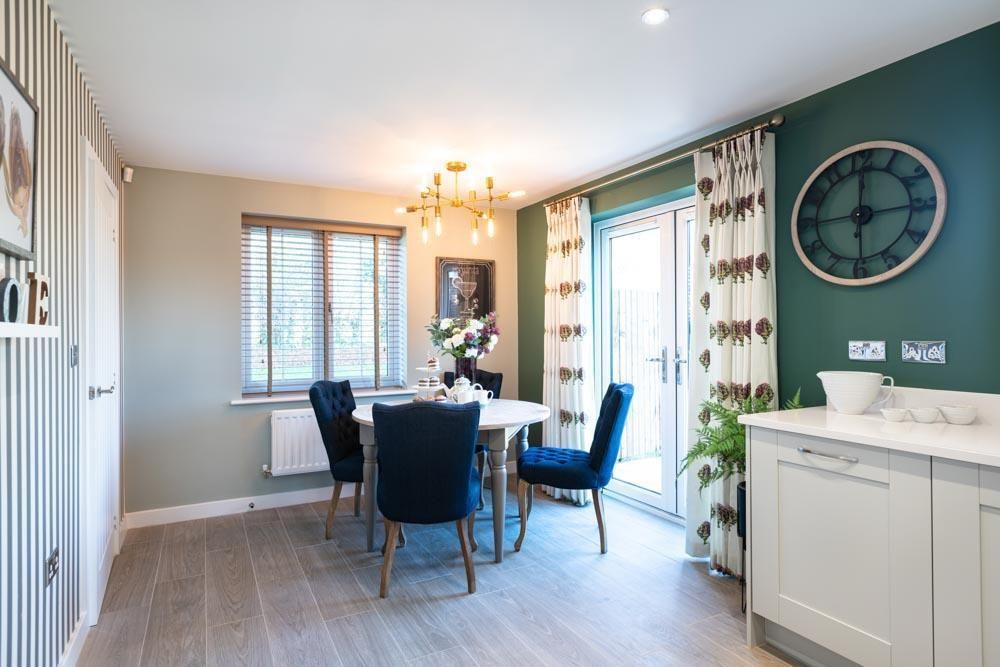 Property photo 3 of 10 Dining Kitchen