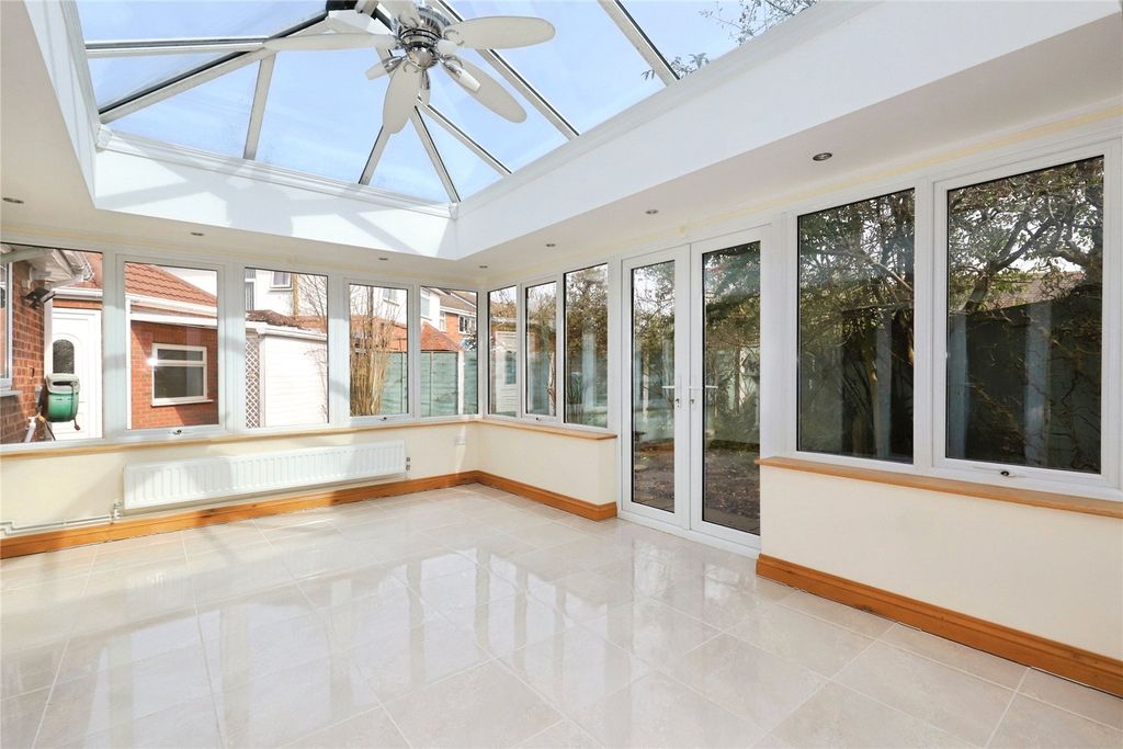 Property photo 3 of 32 Picture No. 10