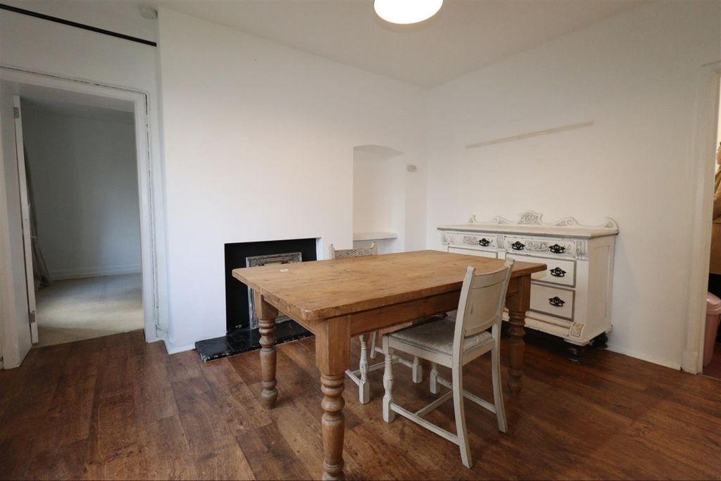 Property photo 2 of 16 5/7 And 6/8 Barracks Square, Macclesfield, Cheshire Sk11 8Hf