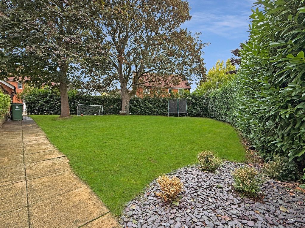 Property photo 3 of 19