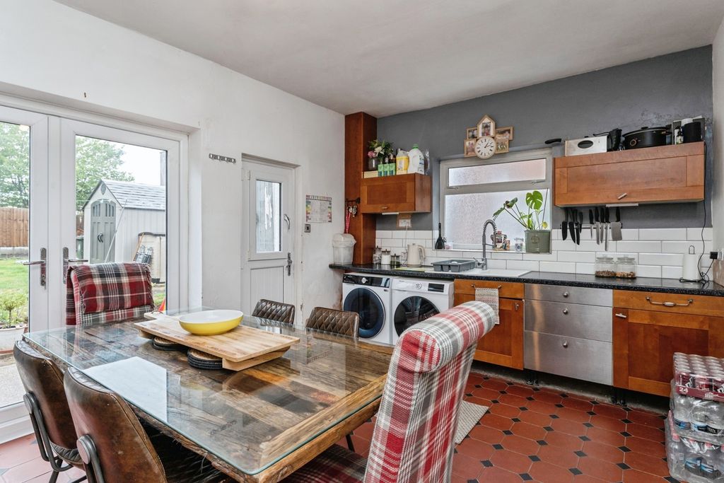 Property photo 3 of 18 Pbox-Img.Jpg