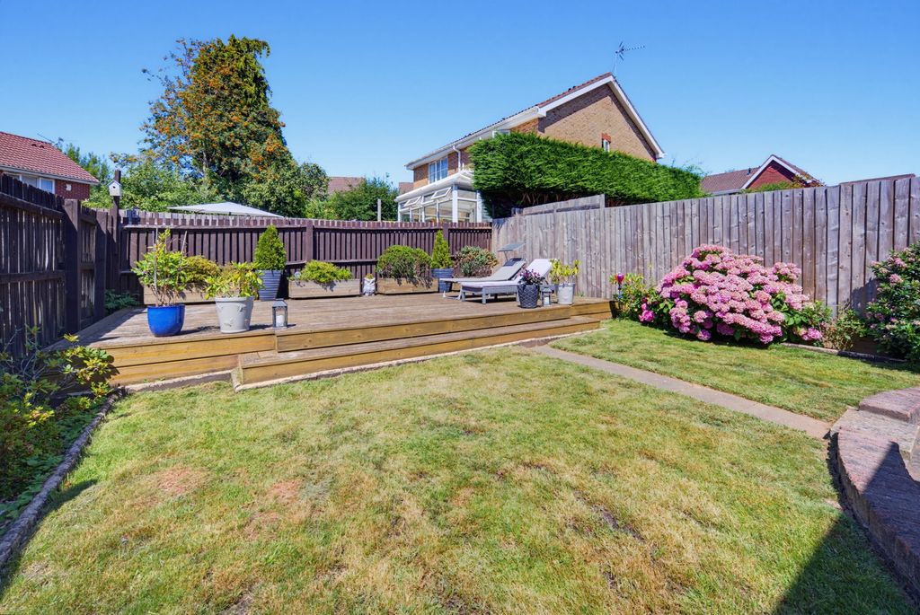Property photo 3 of 32