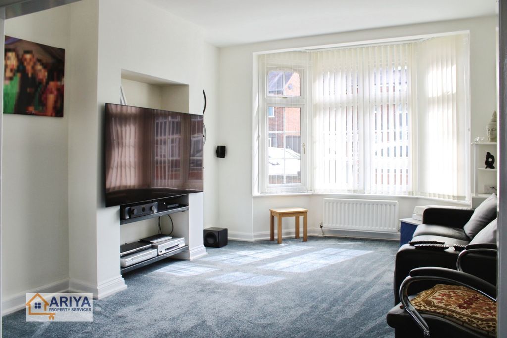 Property photo 2 of 23