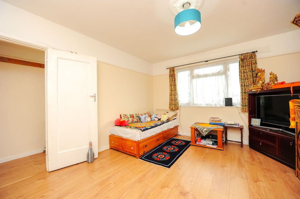 Property photo 2 of 7