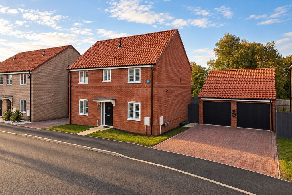 Property photo 1 of 33