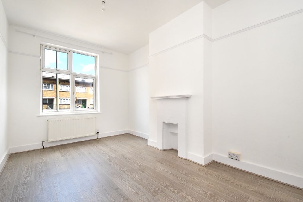 Property photo 3 of 8 5188362