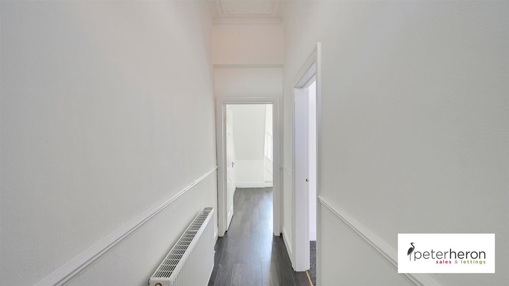 Property photo 2 of 13 Entrance Hall