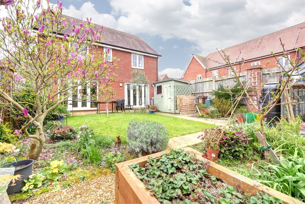 Property photo 2 of 25