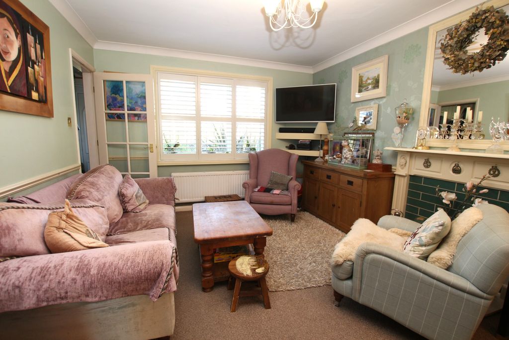 Property photo 2 of 11