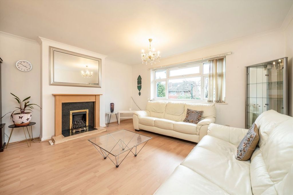 Property photo 2 of 8