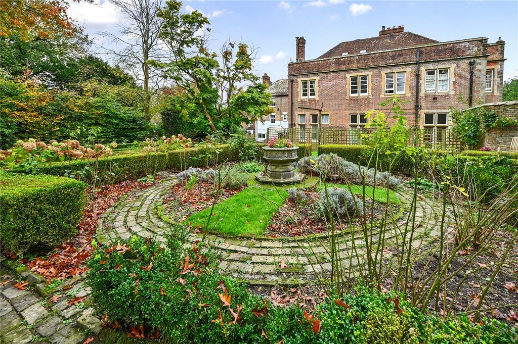 Property photo 2 of 31 Picture No. 51
