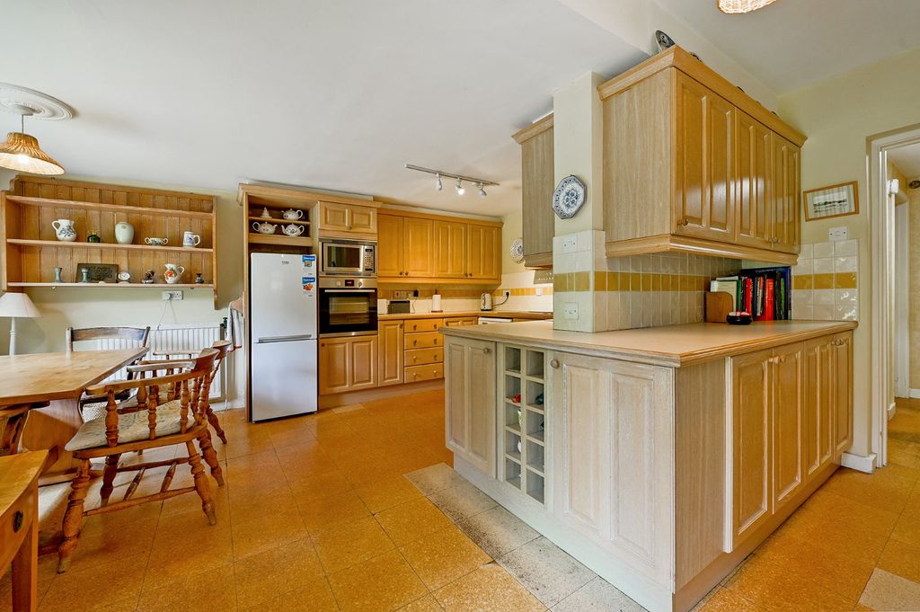 Property photo 3 of 13 Kitchen