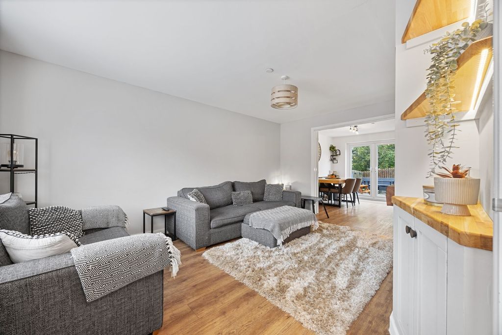 Property photo 3 of 29