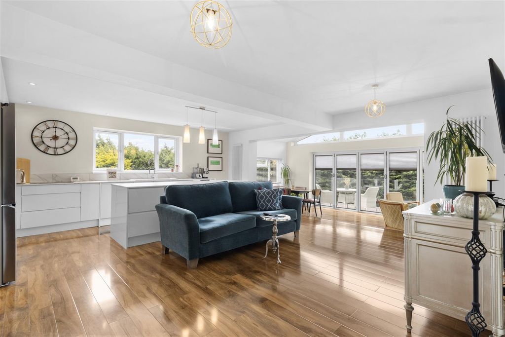 Property photo 1 of 47 Open Plan Living Area