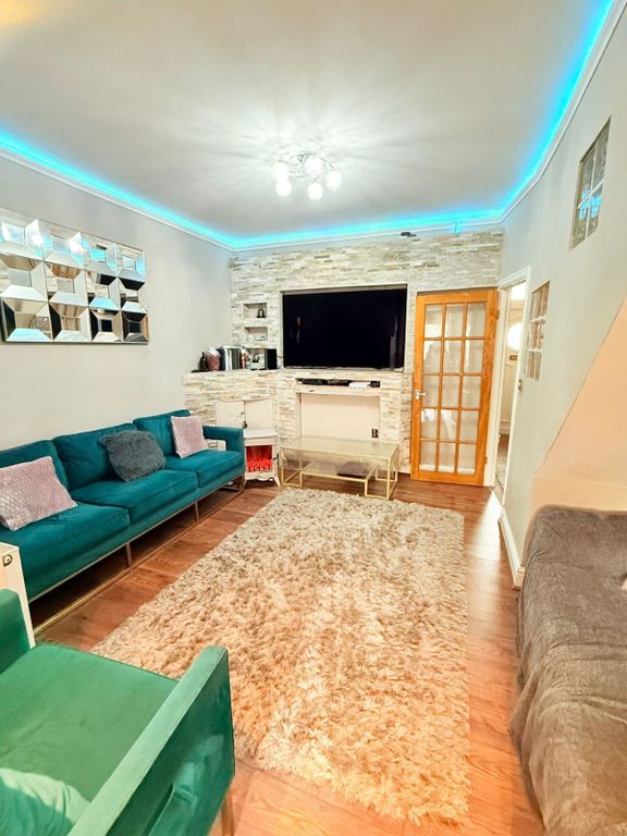 Property photo 2 of 14 Gallery