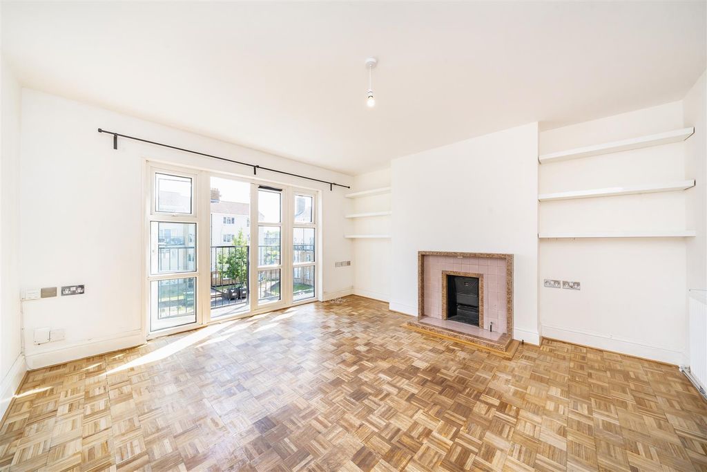 Property photo 2 of 9 2