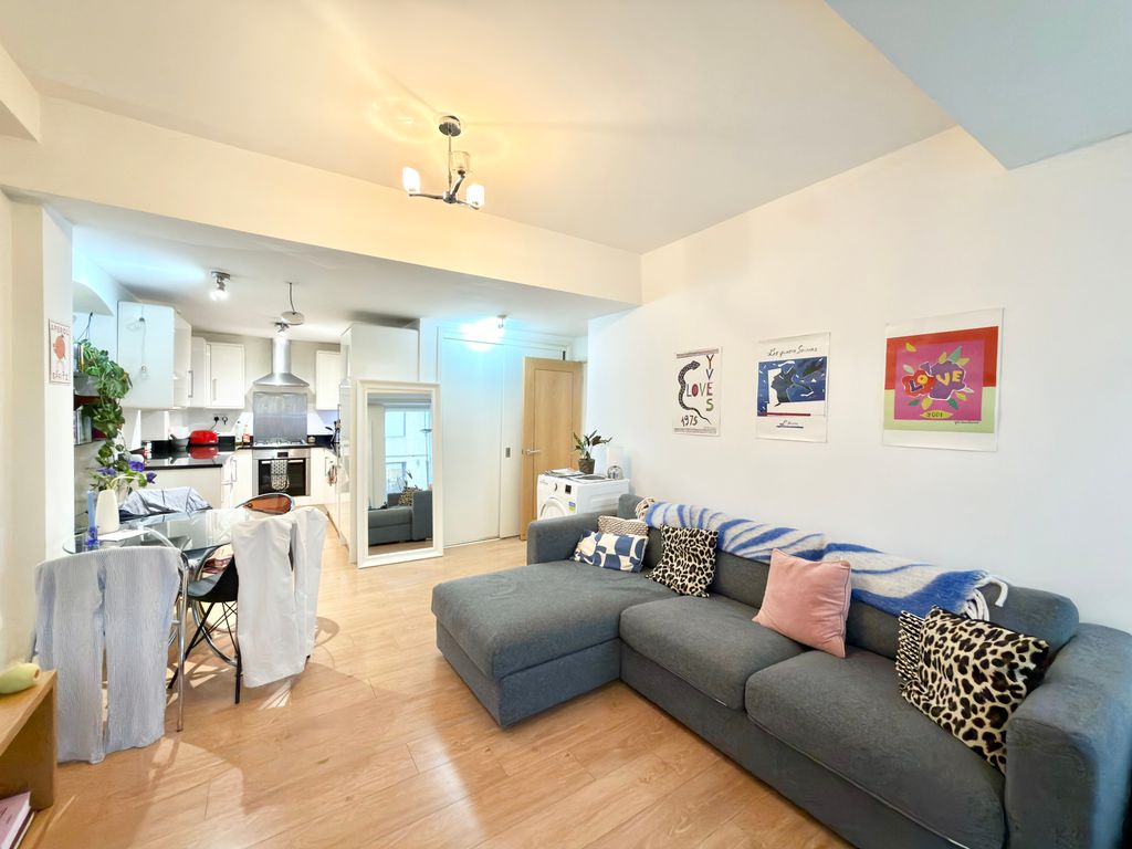 Property photo 3 of 9