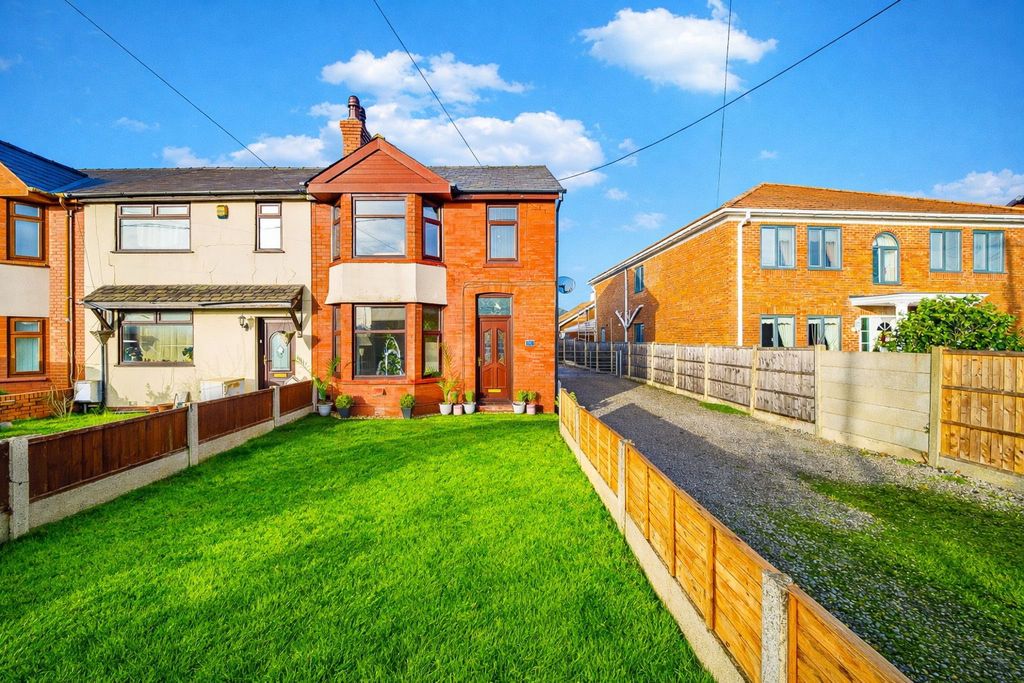 Property photo 1 of 32