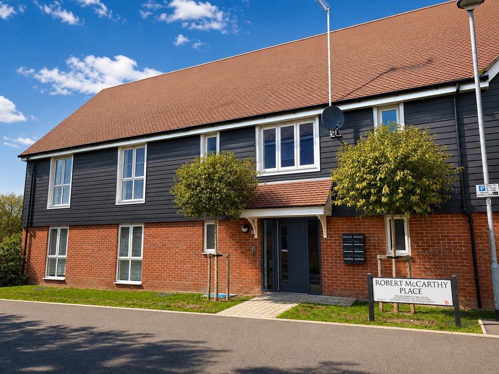Property photo 1 of 8 Robert Mccarthy Place, Chelmsford, Essex, CM1 6Dr
