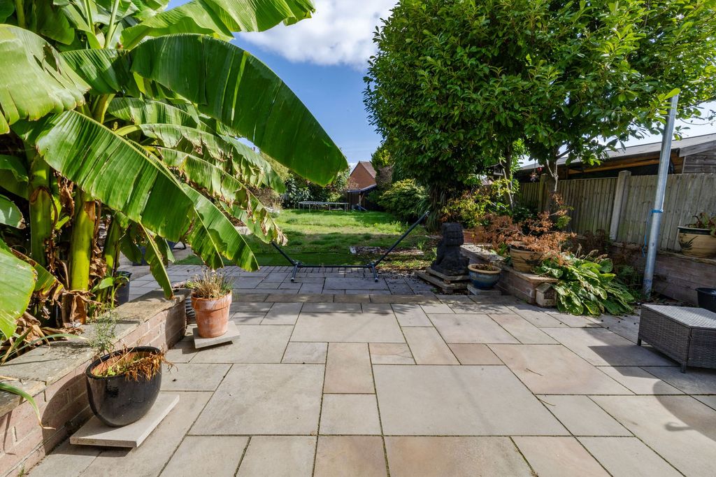 Property photo 2 of 16 Outside