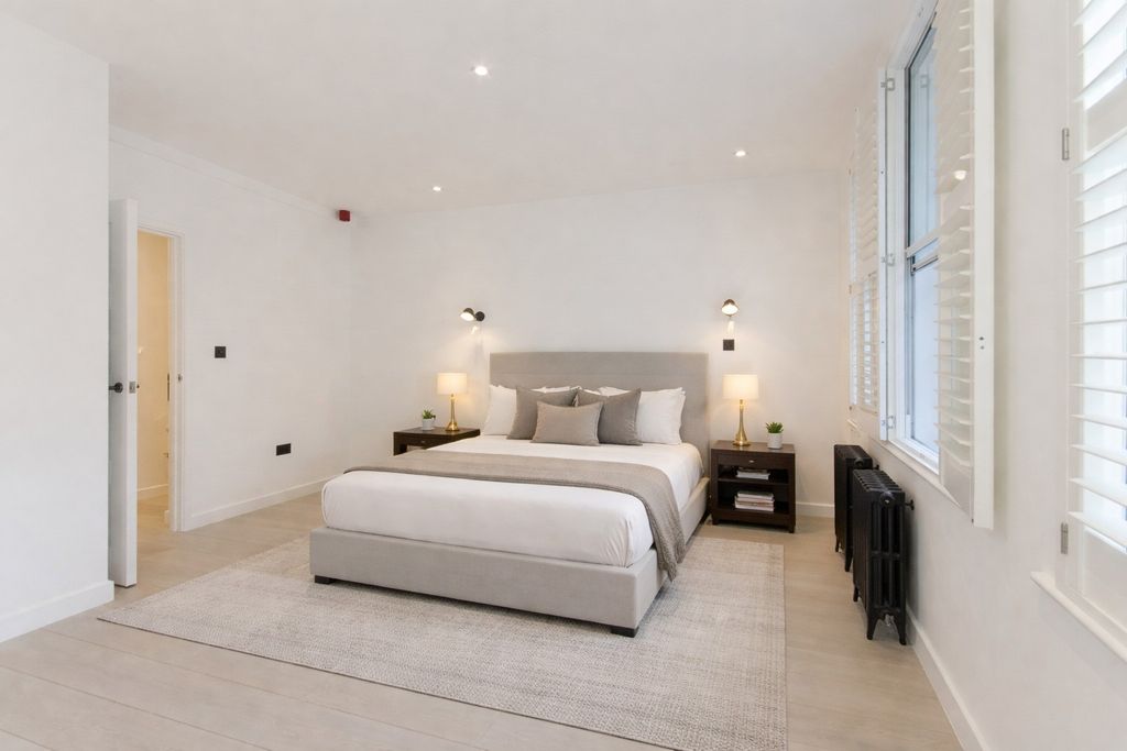 Property photo 2 of 24 980343