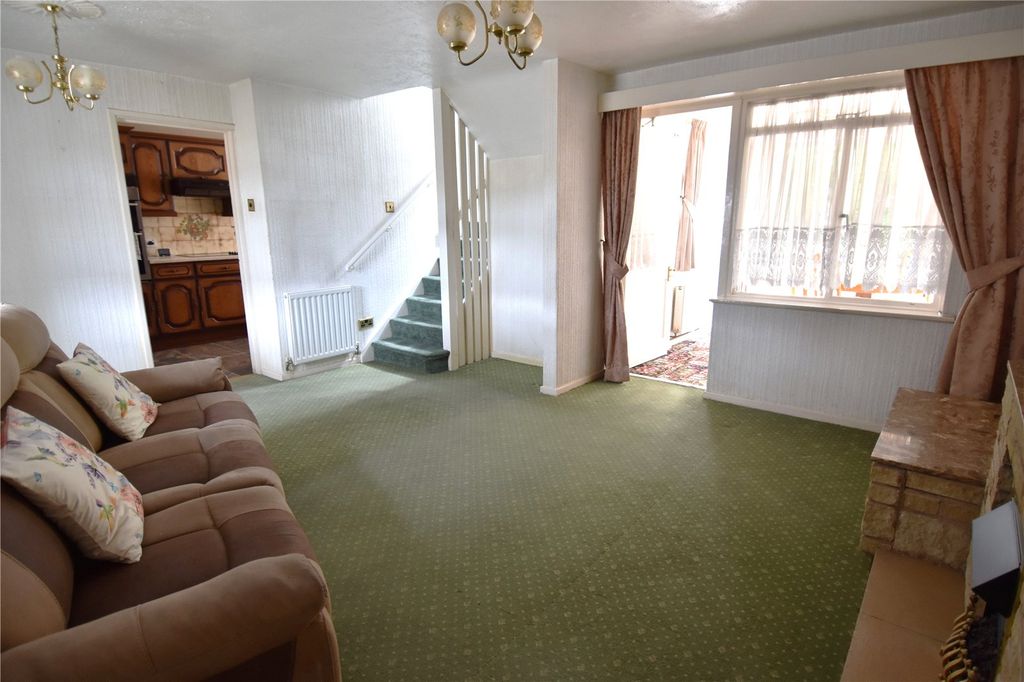 Property photo 2 of 19 Picture No. 12