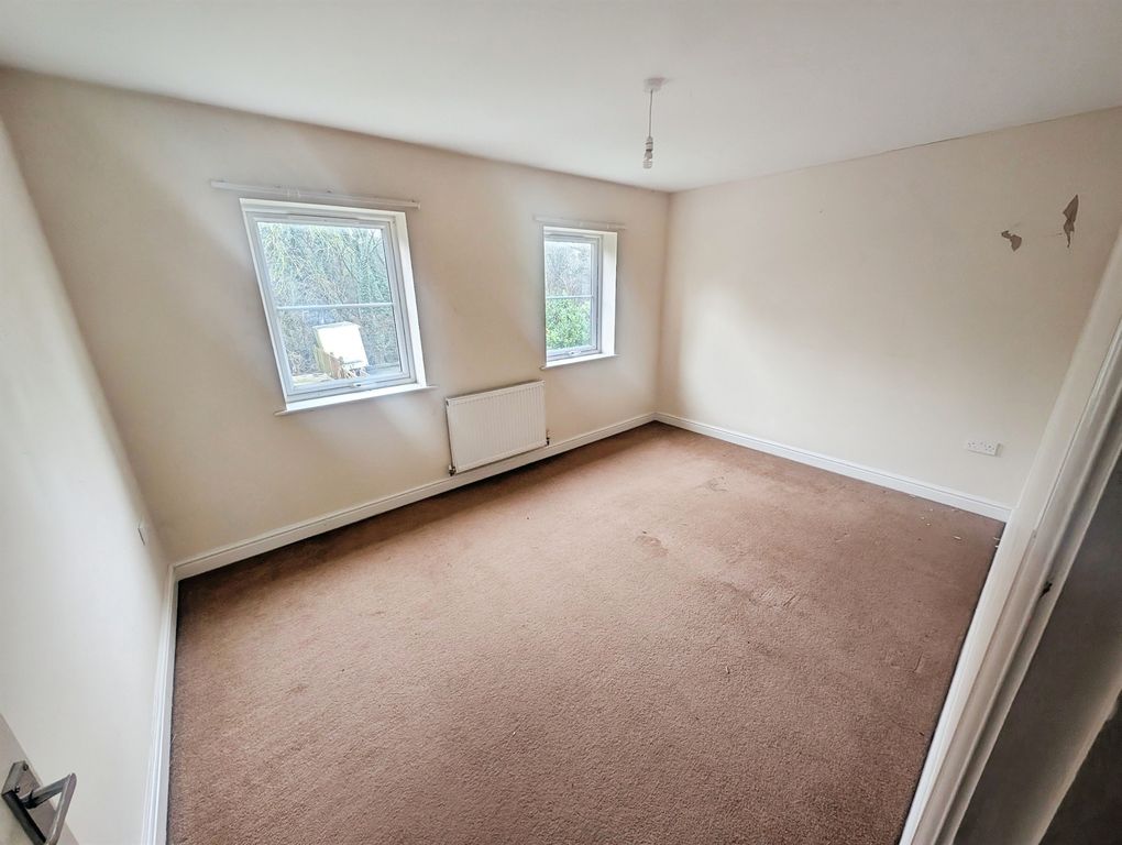 Property photo 3 of 4