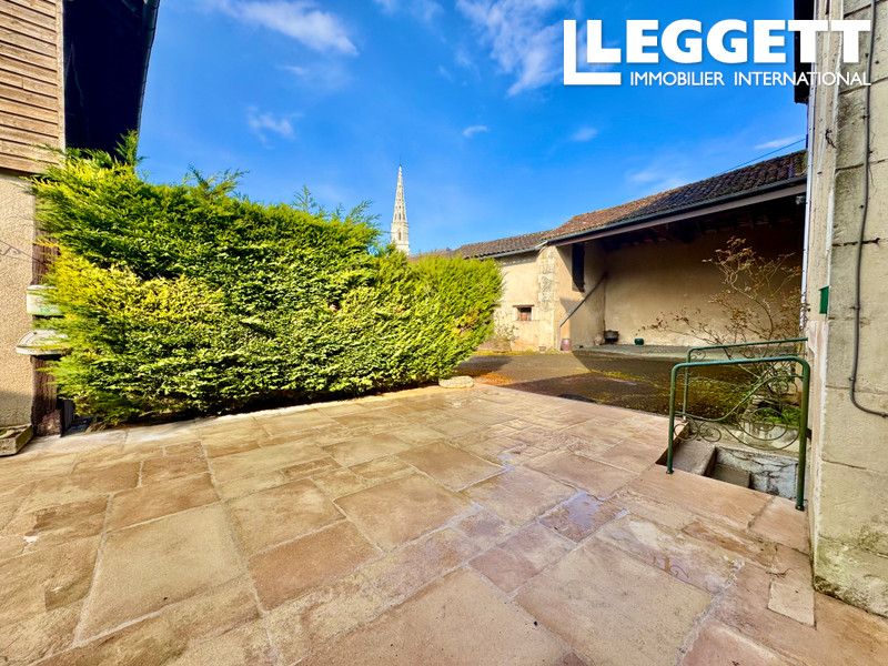 Property photo 2 of 10