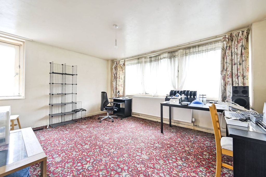 Property photo 2 of 5