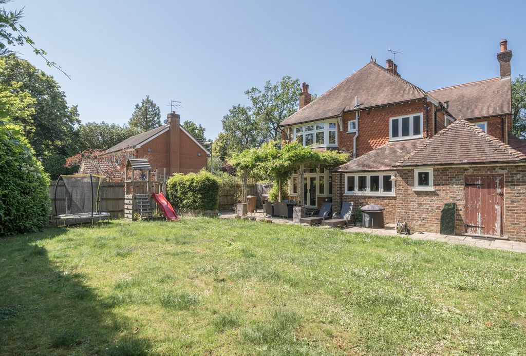 Property photo 1 of 18 1312552-17-6852ce...