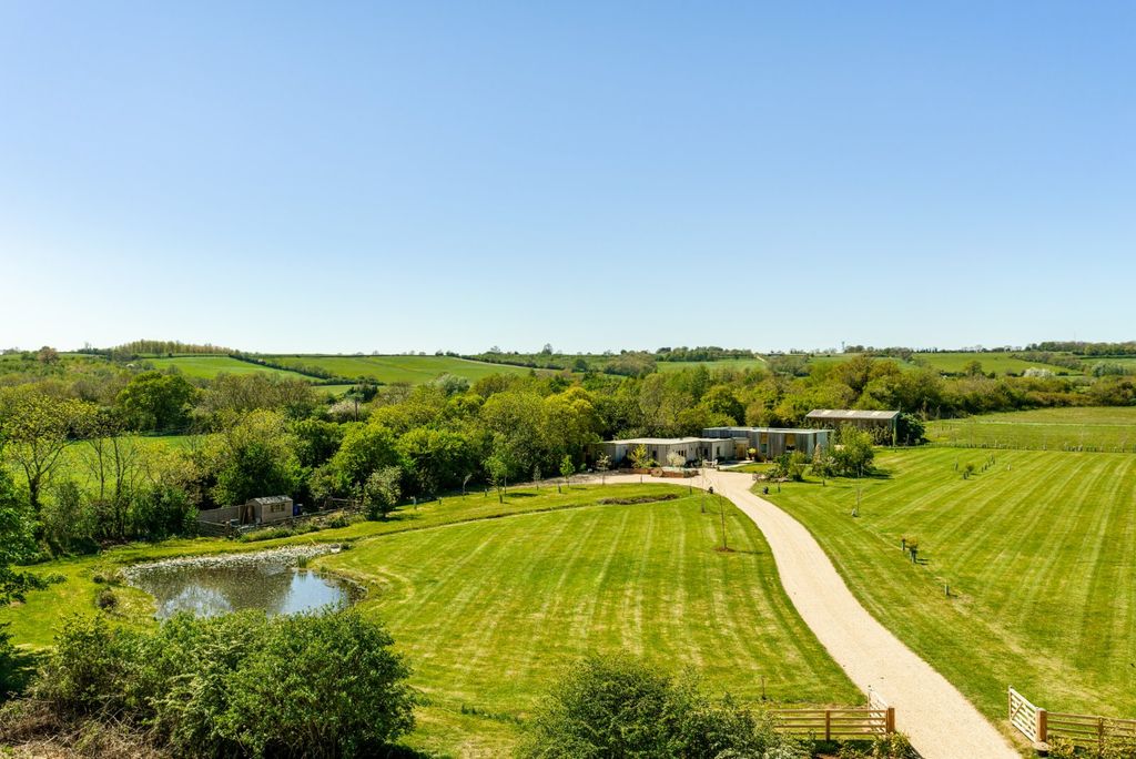 Property photo 2 of 16 Aerial 1