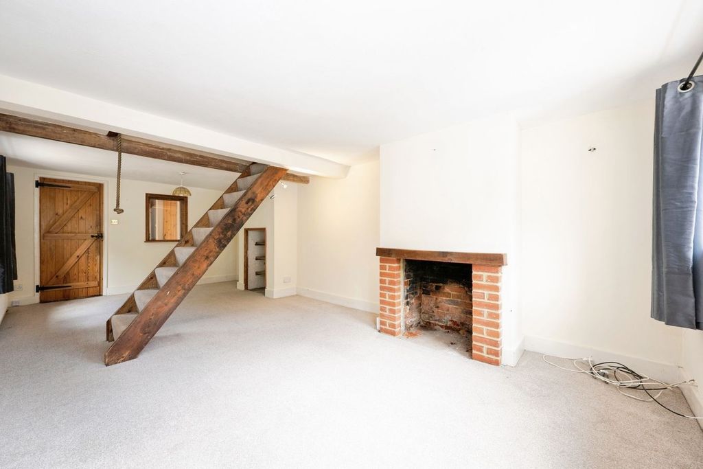 Property photo 2 of 25