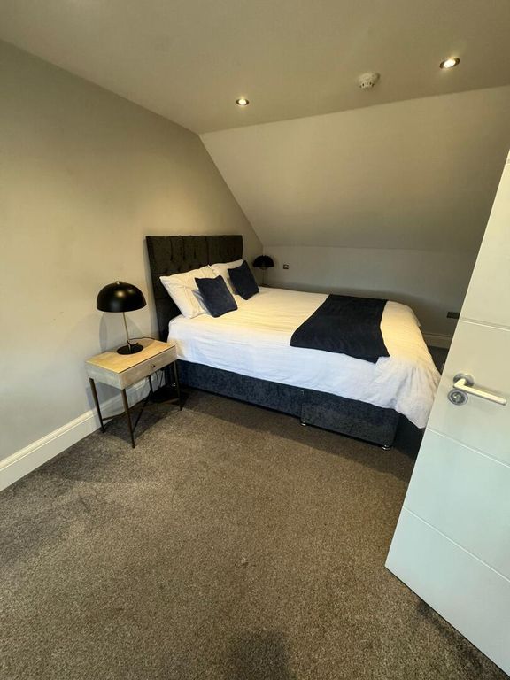 Property photo 1 of 3 Bedroom