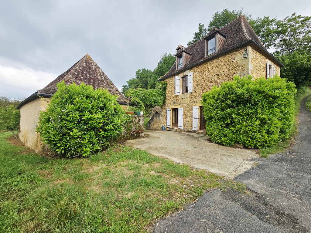 Property photo 2 of 27