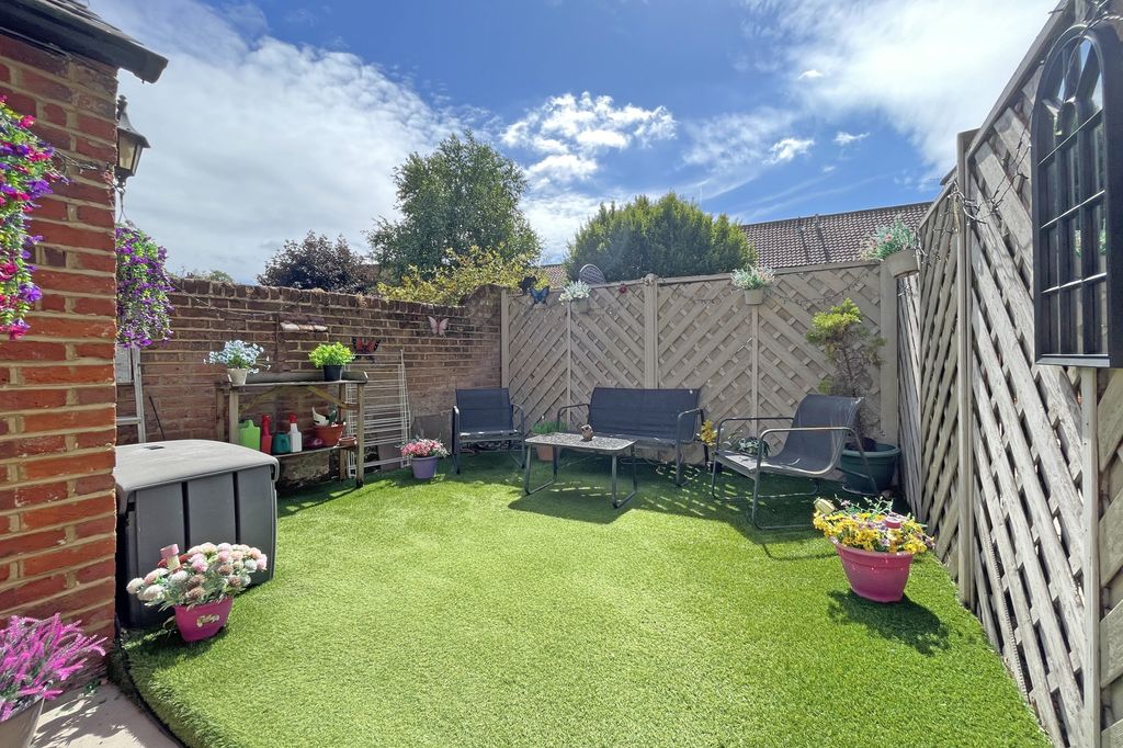 Property photo 2 of 23