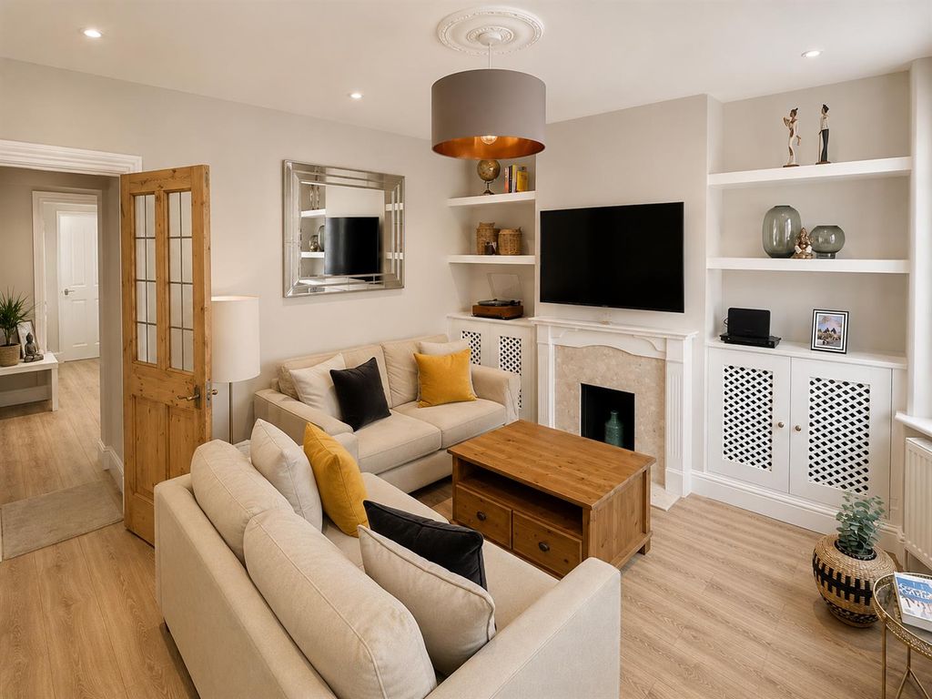 Property photo 2 of 14 Coopers Estate Agents