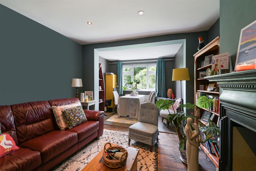 Property photo 2 of 14 Rosebery Road (9).Jpg