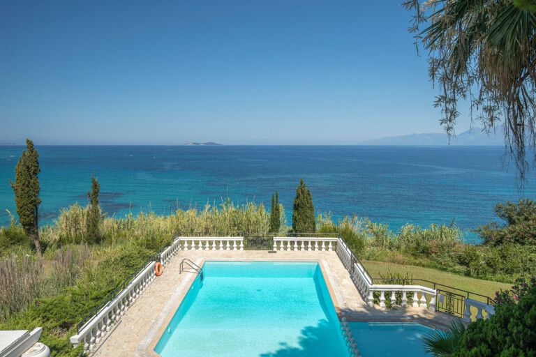 Property photo 1 of 39