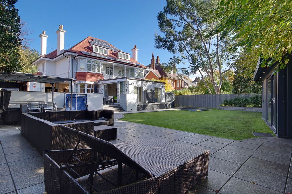 Property photo 3 of 41