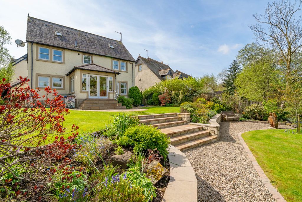Property photo 1 of 37