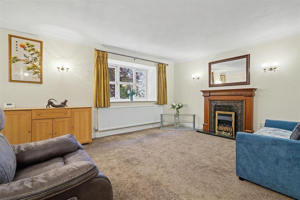 Property photo 2 of 9 Lounge/Sitting Room