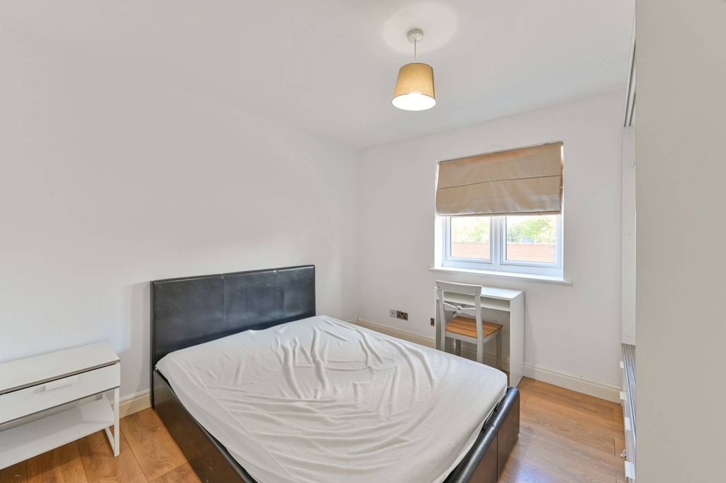 Property photo 3 of 15
