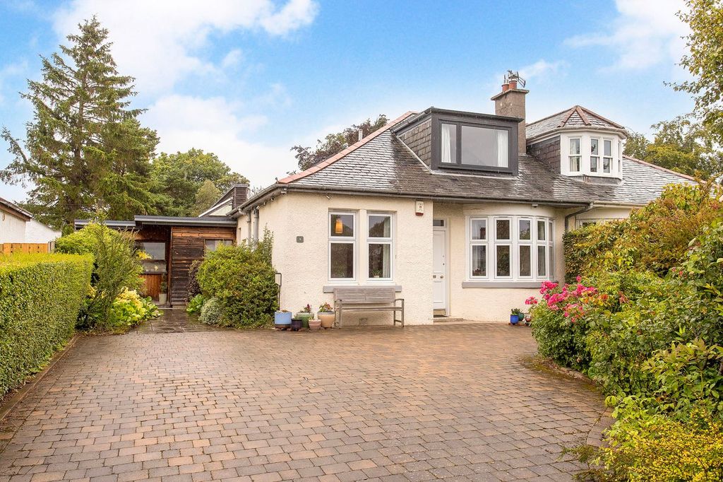 Property photo 1 of 32