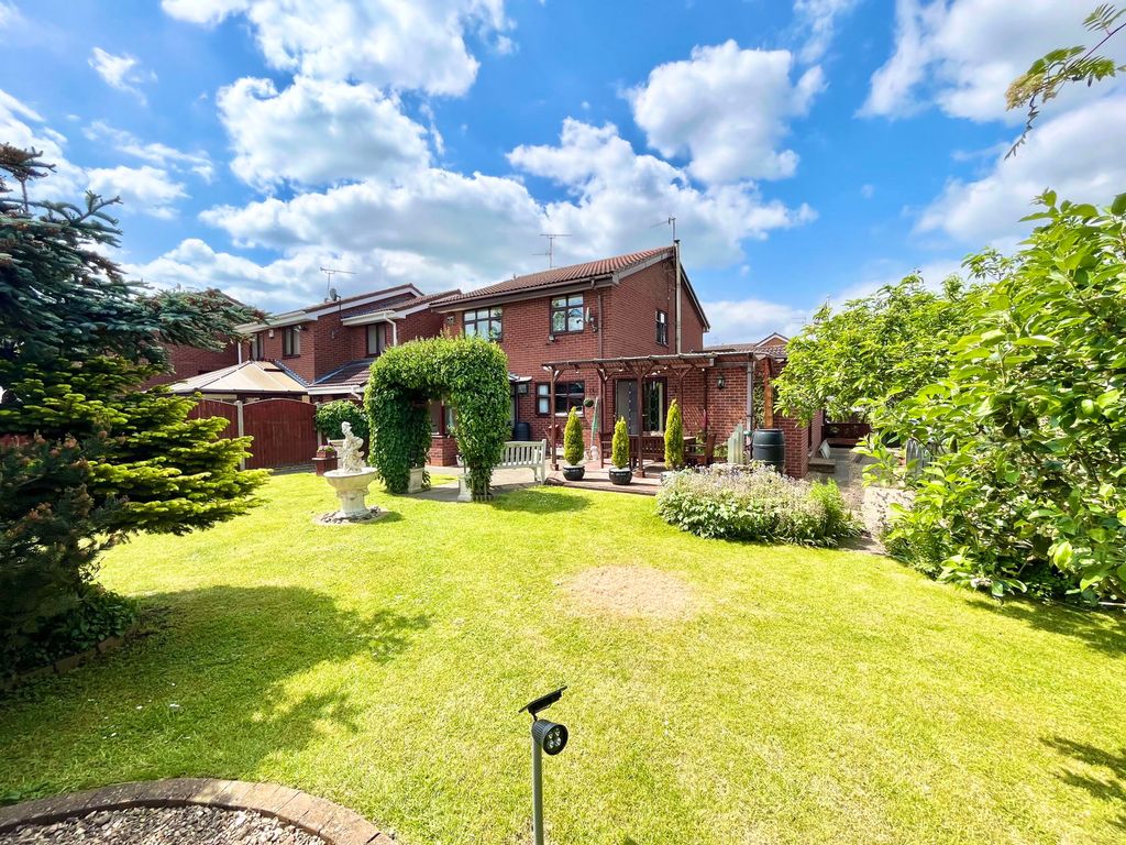 Property photo 2 of 39