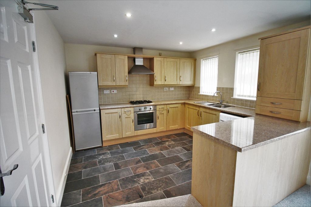 Property photo 2 of 13