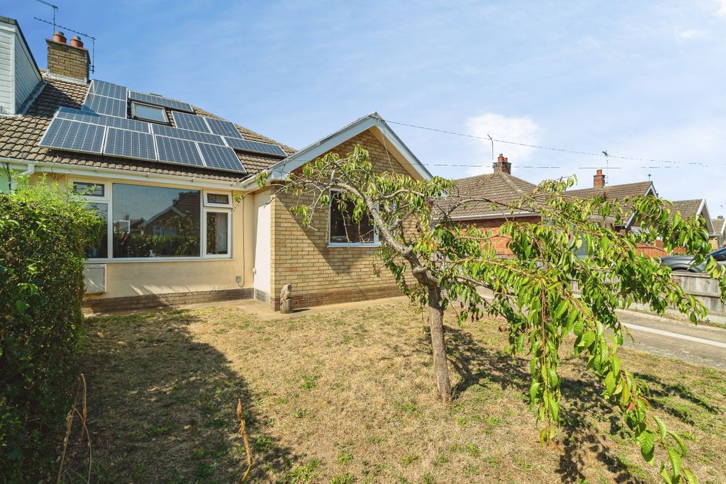 Property photo 2 of 26