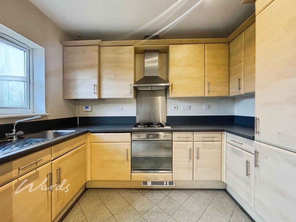 Property photo 3 of 9 Kitchen