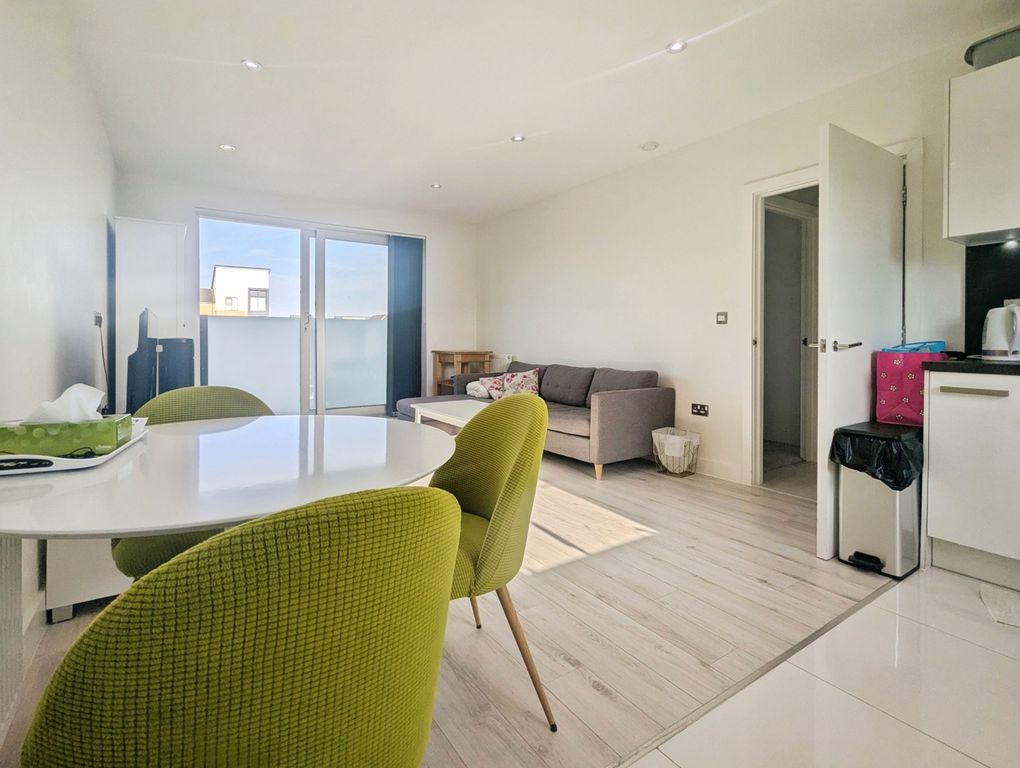 Property photo 3 of 10 Pbox-Img.Jpg